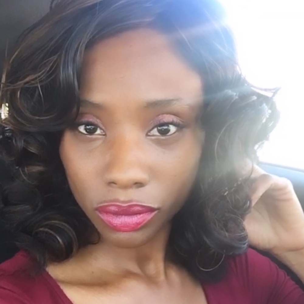 Meet your Posher, Keonia
